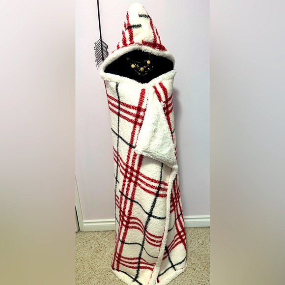NWT Sherpa hooded throw - Picture 2 of 4